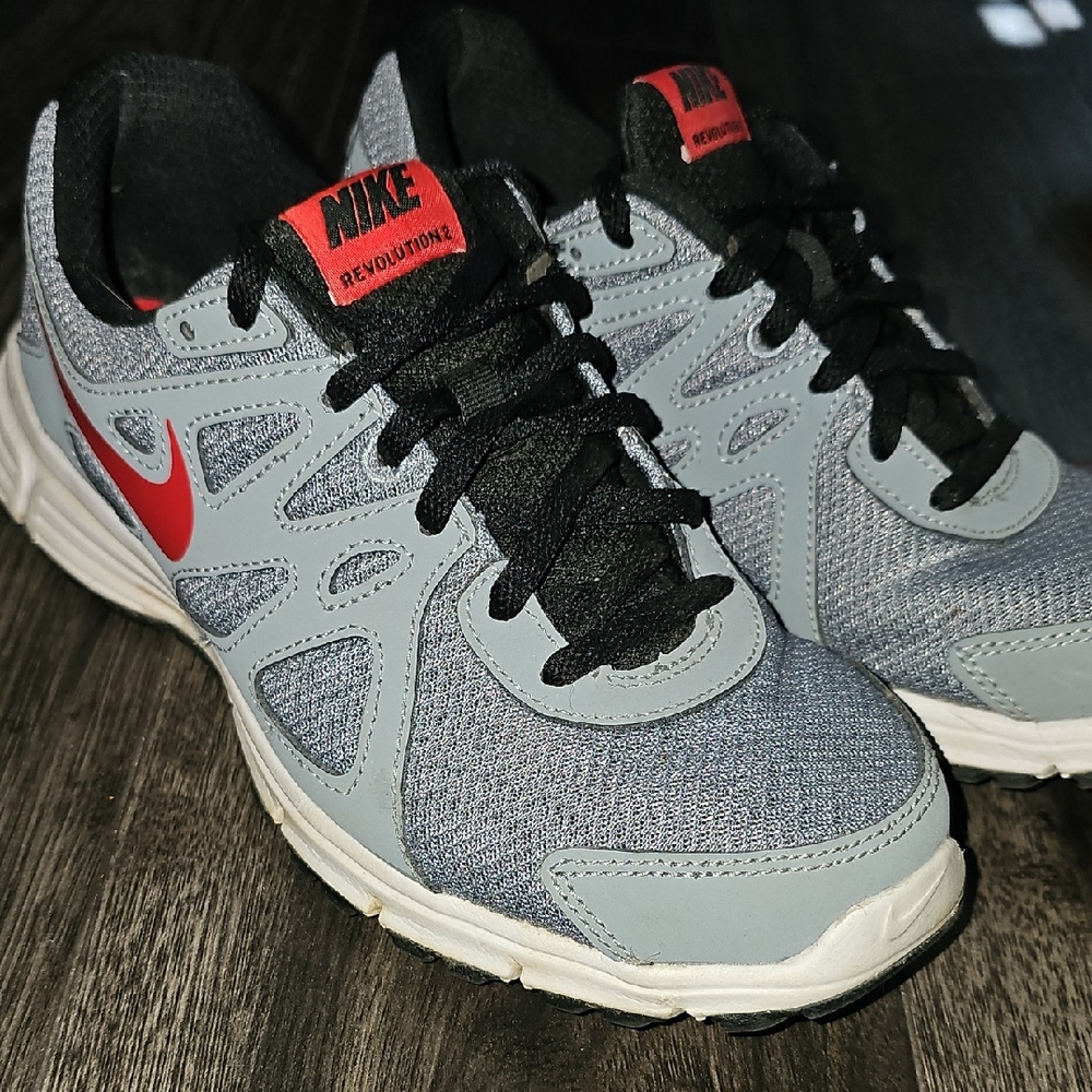 Nike Athletic Shoes in Gray and Red